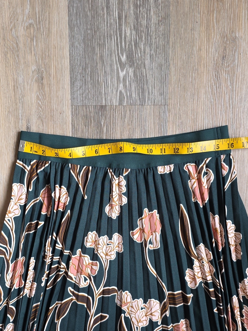 DR2 Pleated Floral Midi Skirt - Picture 5 of 15